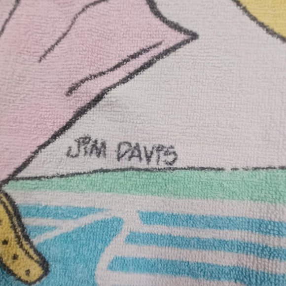 Vintage 1978 Garfield Beach Towel - Picture 3 of 11